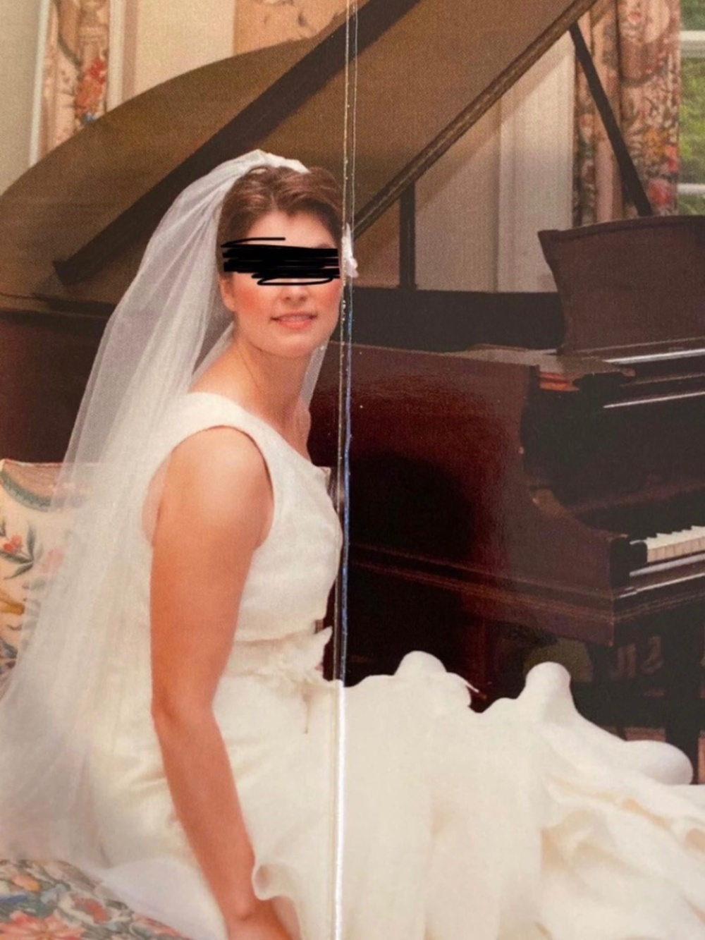 Vera Wang Wedding Dress Preserved Condition